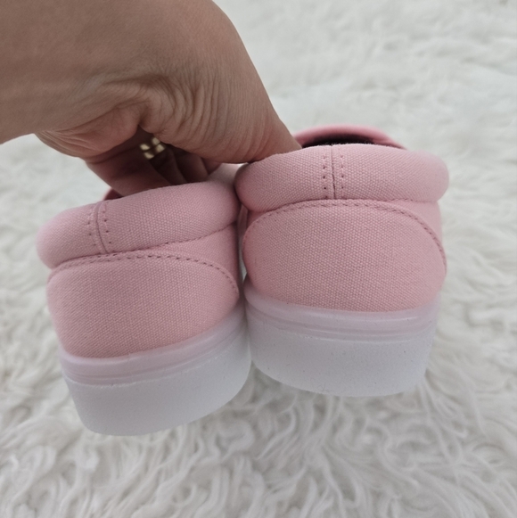 FabKids CANVAS LIGHT UP SLIP ON Sneakers. Rose Shadow. Size 12. New. - Picture 5 of 7